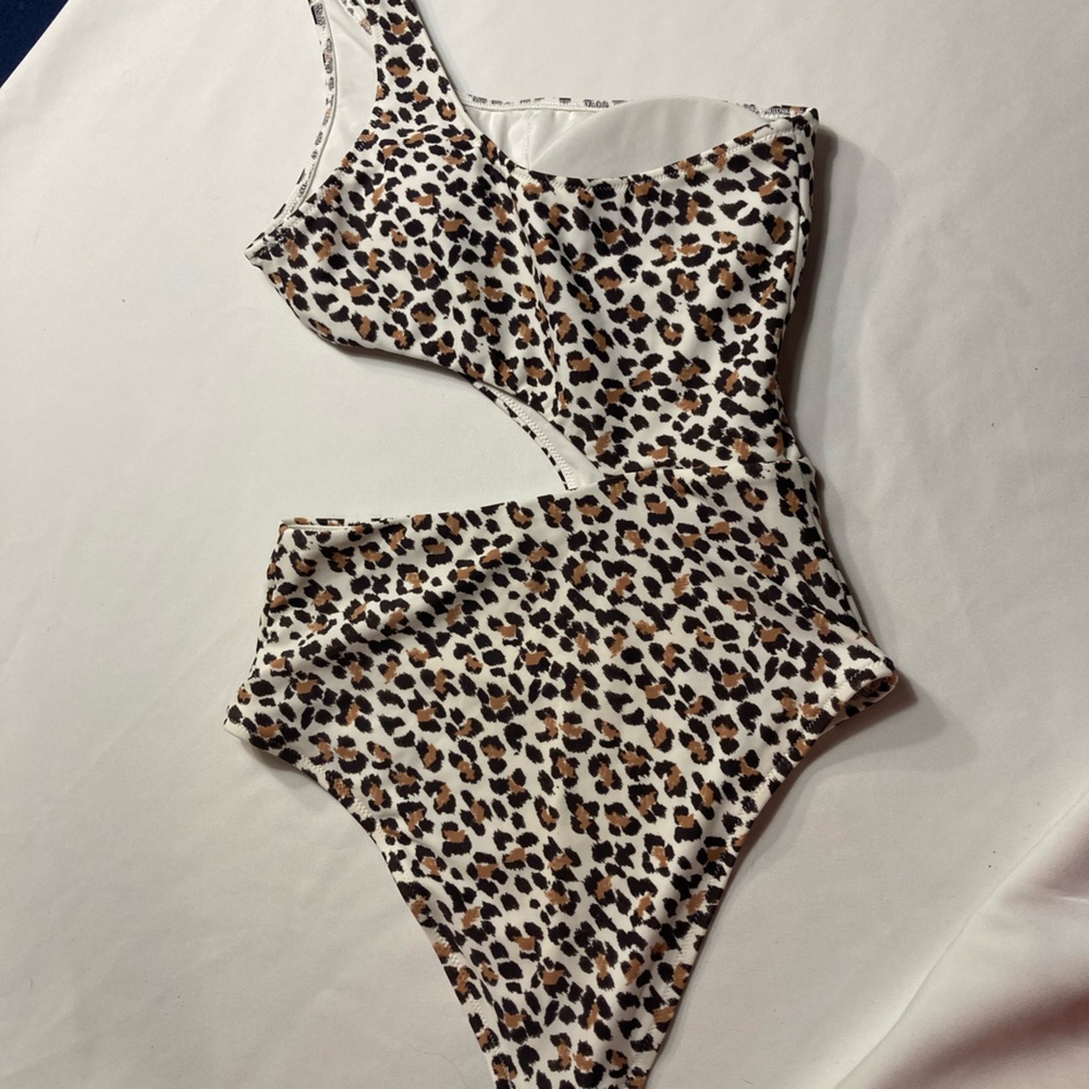 Aerie White and Black Leopard Print Swimsuit